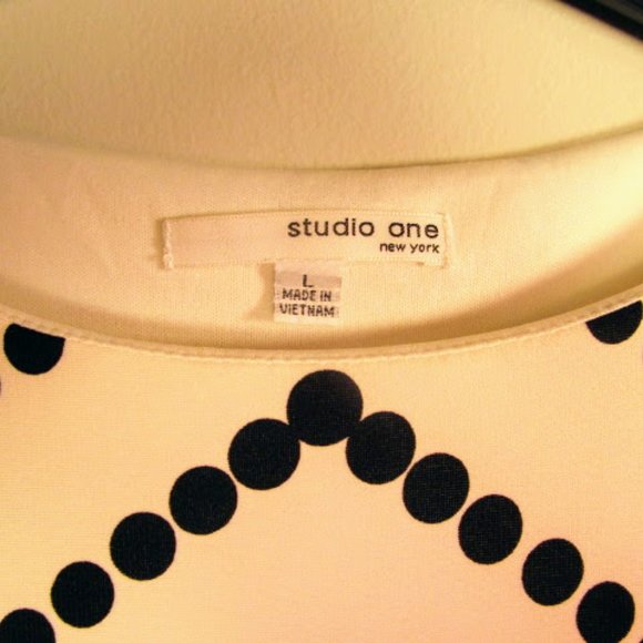 Loose Dress - Business Attire - Picture 2 of 4